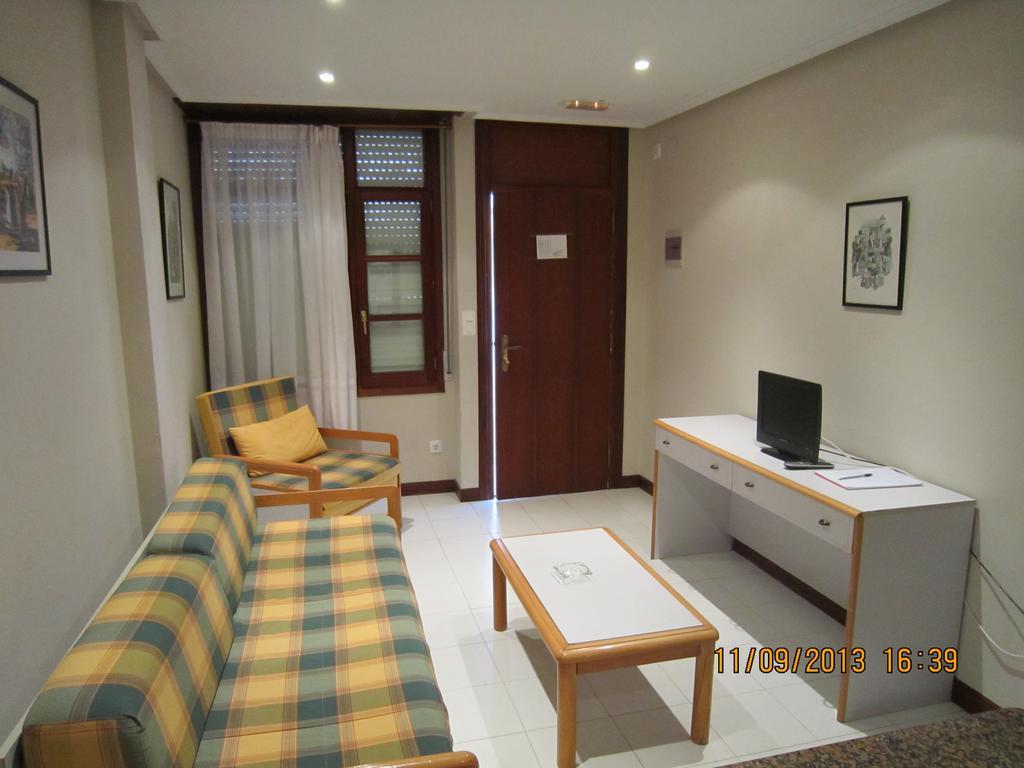 Apartamentos Elena لاريدو الغرفة الصورة